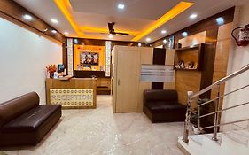 Cottage Lord Krishna Walking Distance From New Delhi Railway Station