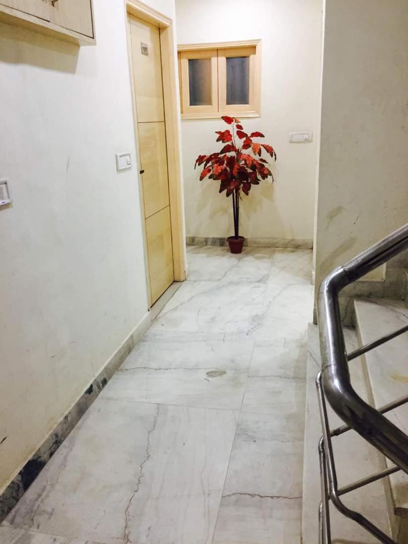 Cottage Lord Krishna Walking Distance From New Delhi Railway Station Exterior photo
